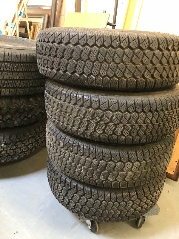 lot 814 image: SET OF FIRESTONE WINTER TIRES