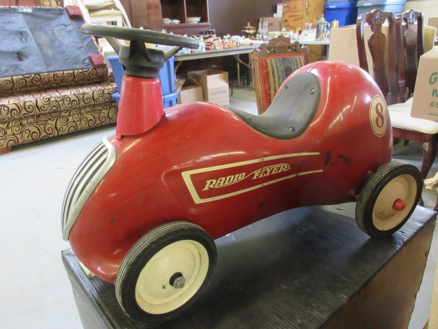 lot 834 image: RADIO FLYER KIDDIE CAR