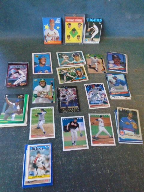 Lot of 50 MLB Star Pitchers Baseball Cards with 1963 Pitching Leaders Card