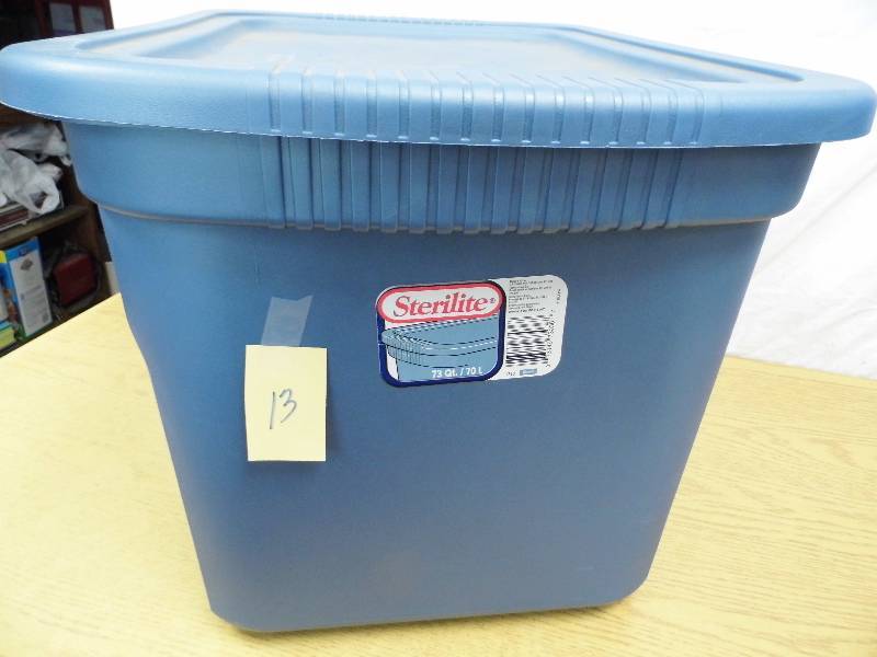 Sterilite Tote