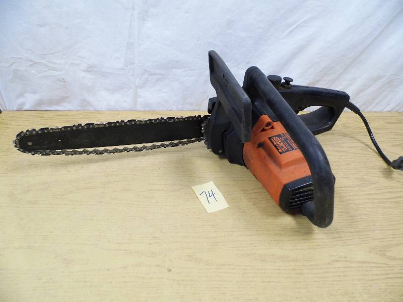 Black & Decker Electric Chain Saw