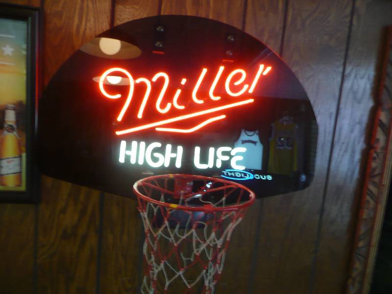 lot 7 image: RAREAWESOME MILLER HIGH LIFE BASKETBALL HOOP NEON LIGHT - ALL ORIGINAL - VERY NICE CONDITION - APPROX 24 BY 24 - SEE PICTURES