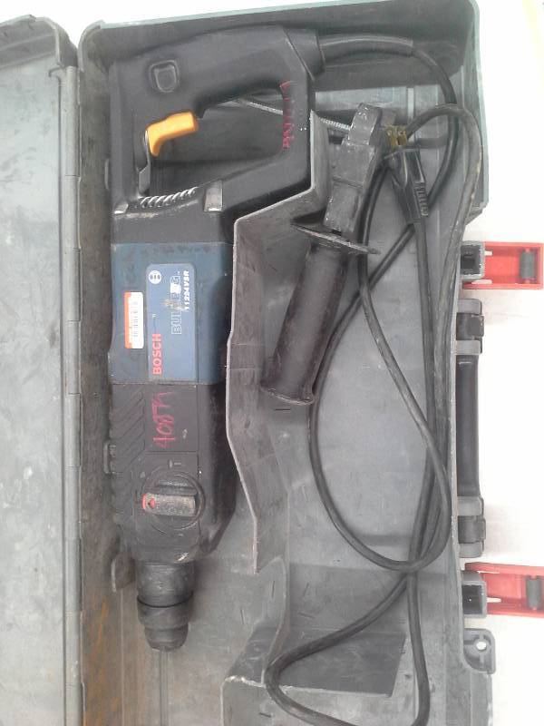 lot 432 image: Bosch Rotary Hammer Drill