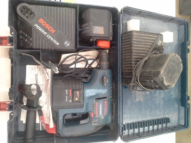 lot 455 image: Bosch 11225VSRH Hammer Drill