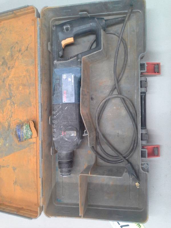 lot 477 image: Bosch 11224VSR Hammer Drill