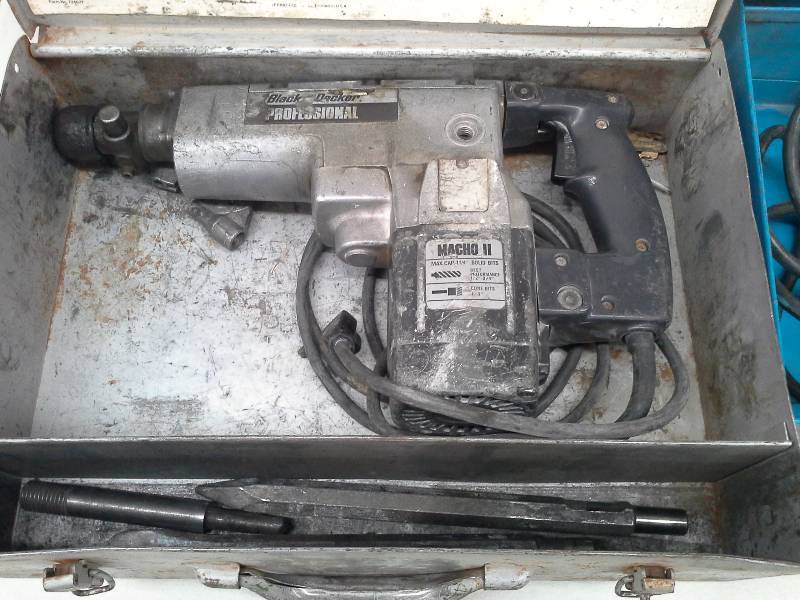 lot 401 image: Black and Decker Rotary Hammer Drill