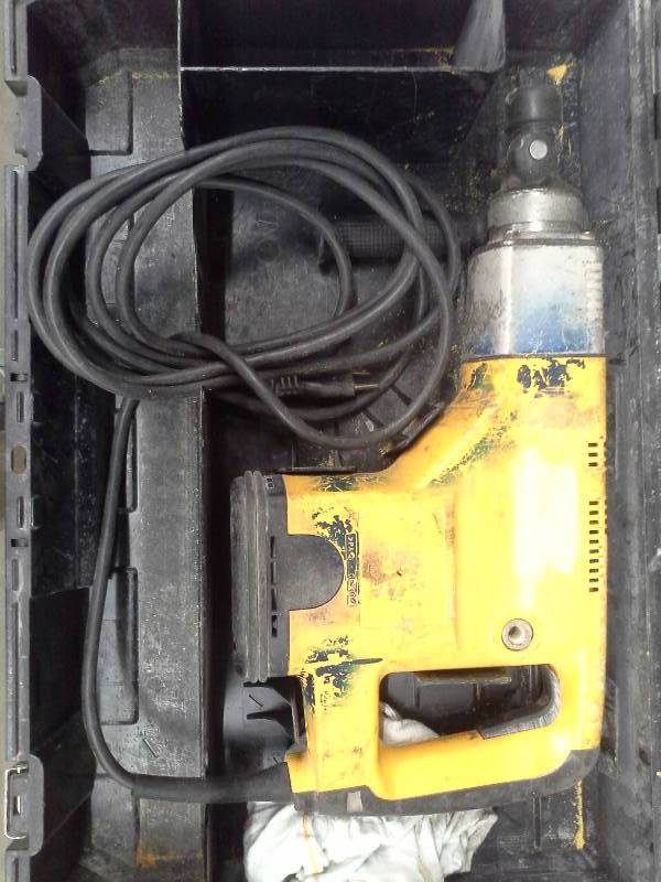 lot 404 image: Dewalt Hammer Drill