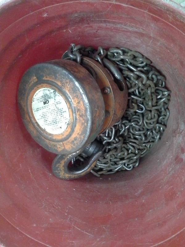 lot 486 image: 1 Ton Hand Chain Hoist