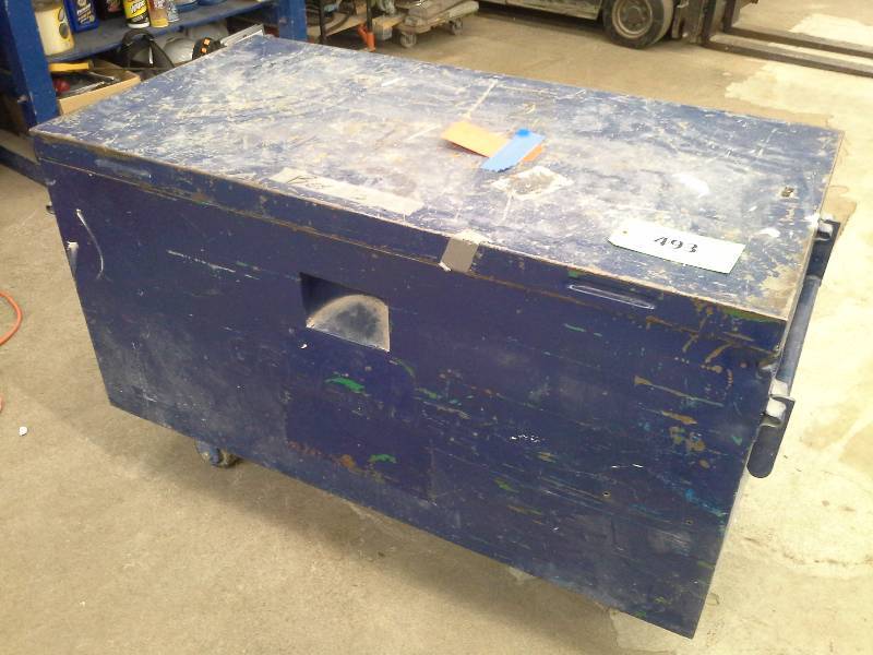 lot 493 image: Greenlee Tool Box