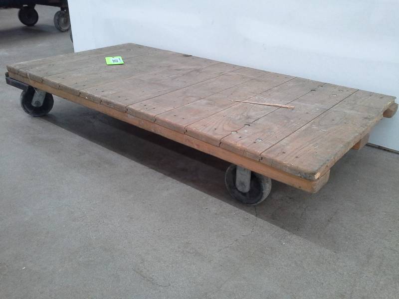 lot 500 image: Unique Wooden Cart