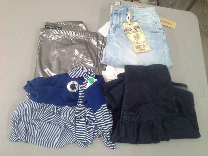 lot 20 image: Womans Clothing Lot