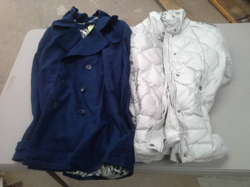 lot 21 image: Womans Coats