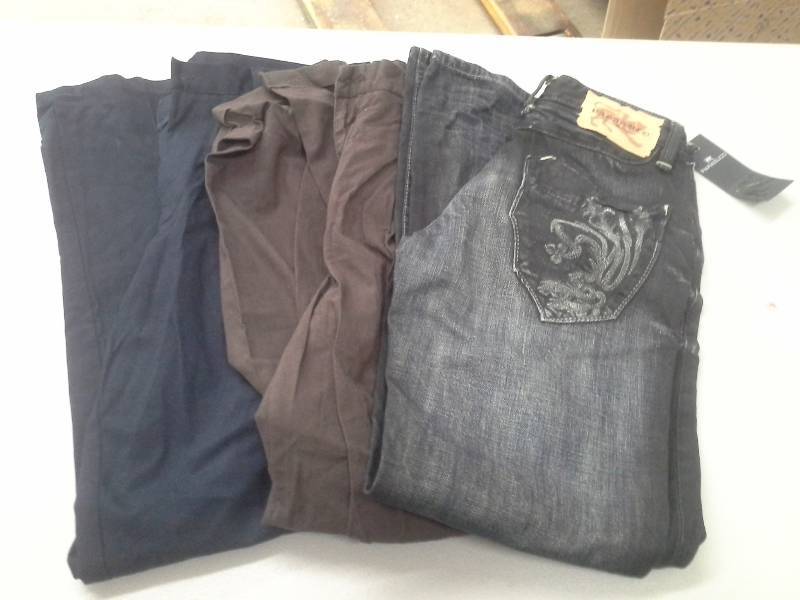 lot 24 image: Mens Pants