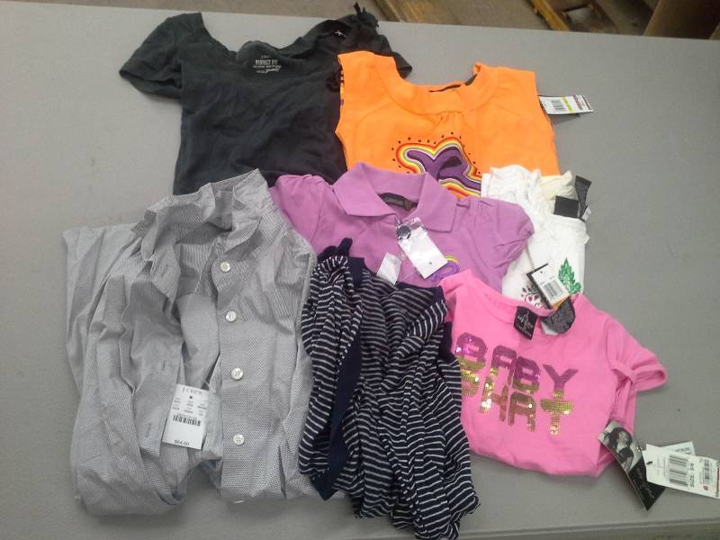 lot 31 image: Clothing Lot