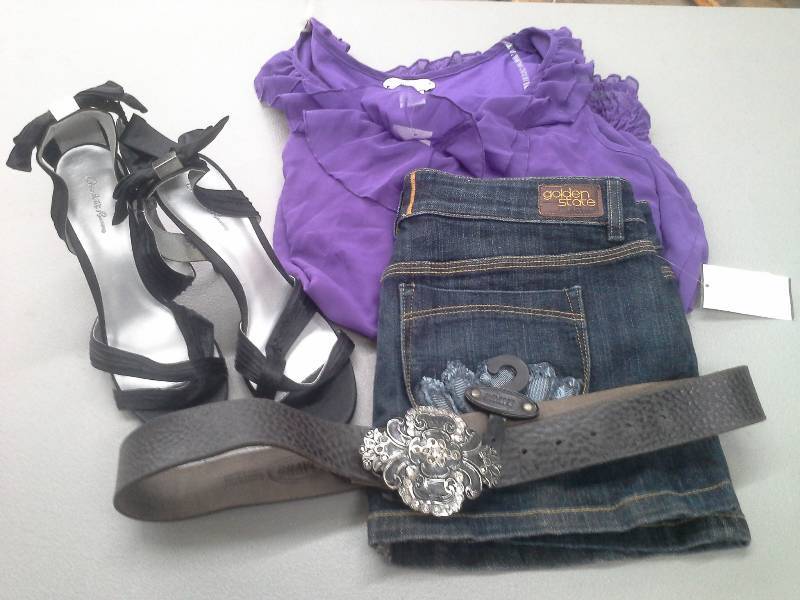 lot 32 image: Womans Outfit