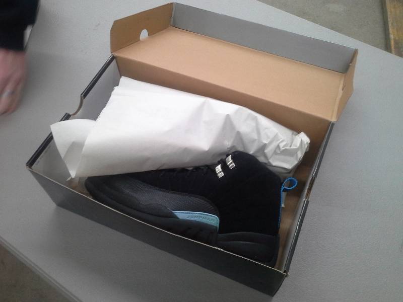 lot 35 image: Mens Jordan Shoes