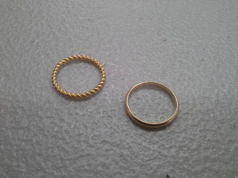 lot 46 image: Pair of Gold Bands