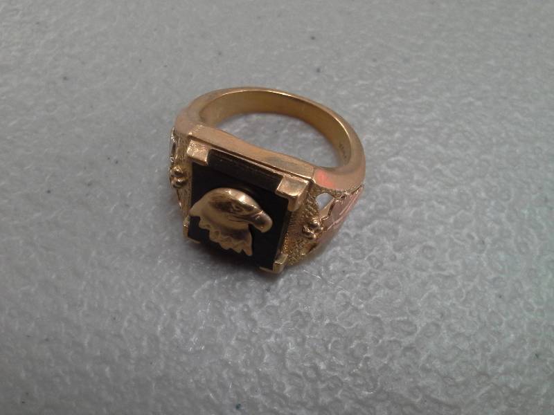 lot 48 image: Gold Ring