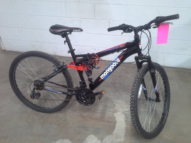 lot 66 image: Mongoose Bicycle