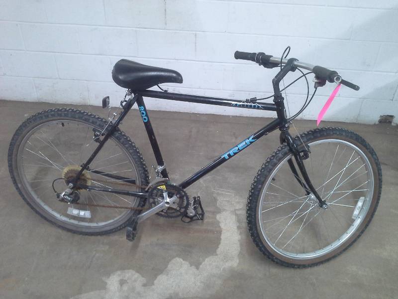lot 70 image: Trek Bicycle