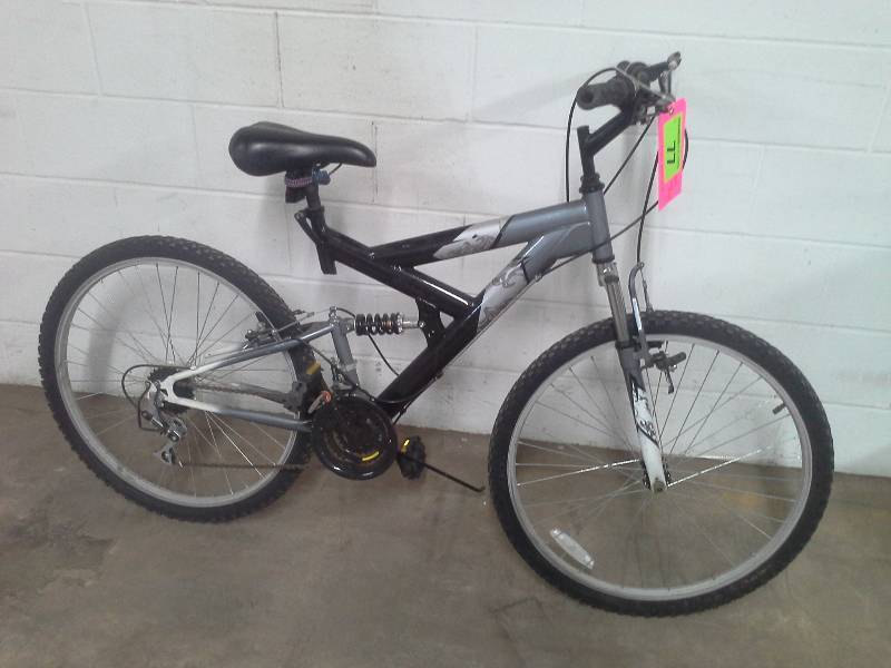 lot 77 image: Bicycle