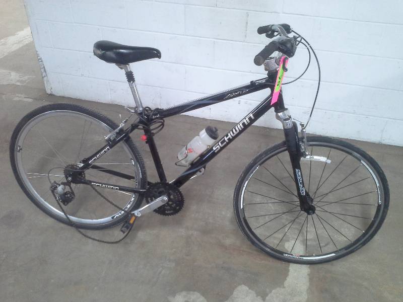 lot 79 image: Schwinn Bicycle