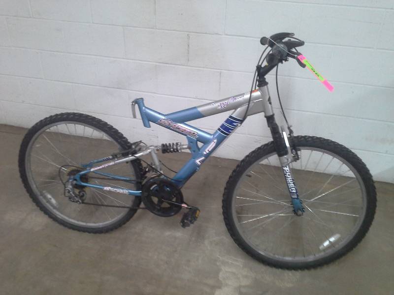 lot 96 image: Ladys Bicycle.