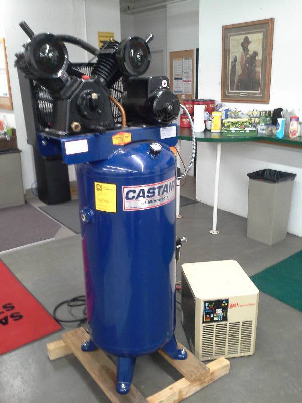 lot 701 image: Castarir Air Compressor with Ingersoll Rand Air Dyer