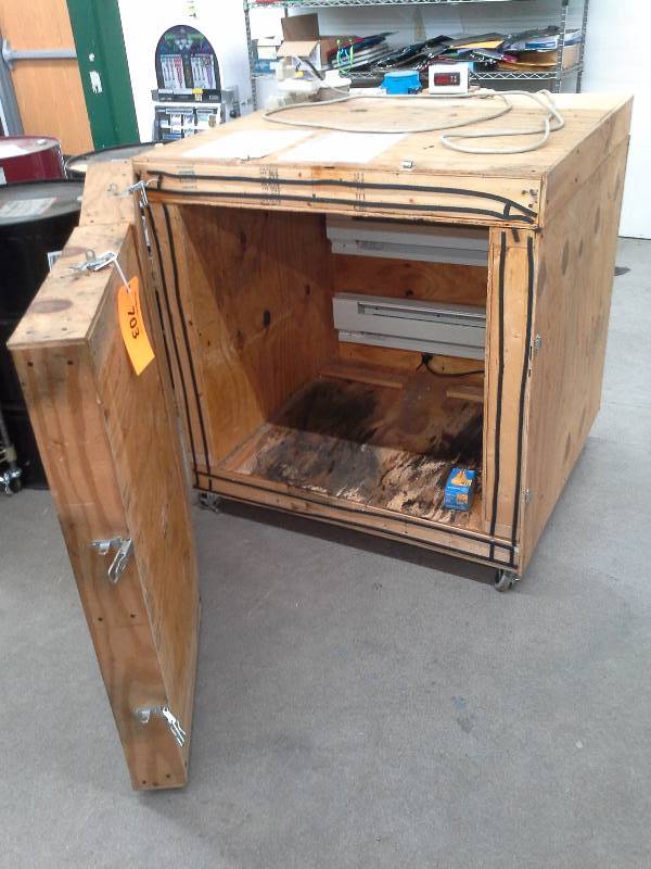 lot 703 image: Custom Heating box