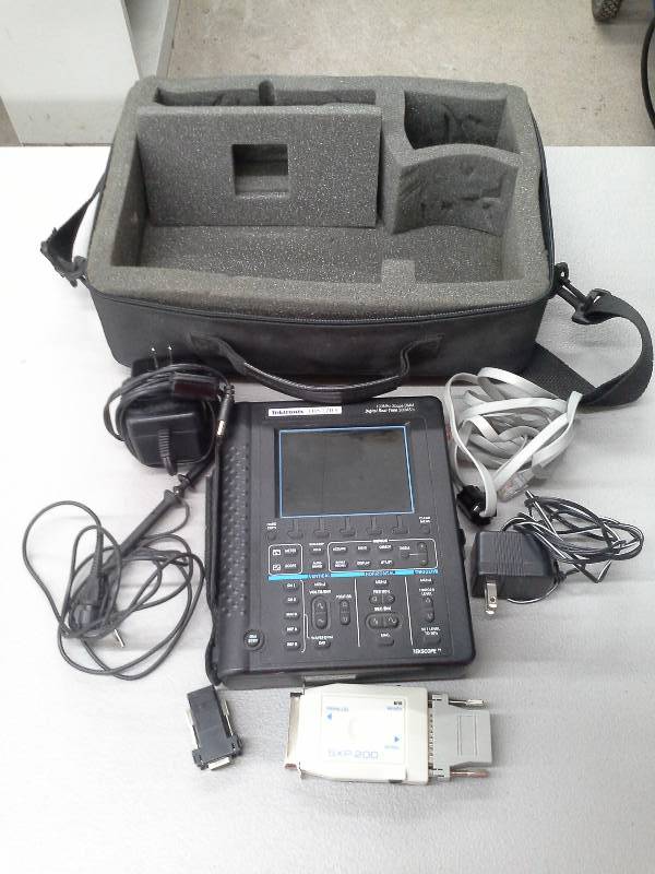 lot 782 image: Tektronix THS720A