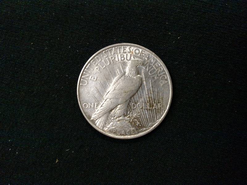1922 D Peace Silver Dollar...
