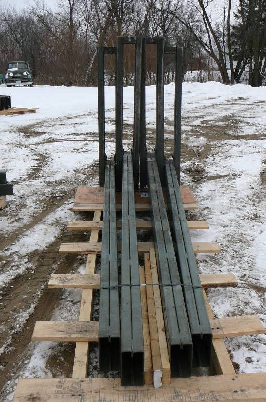 lot 2 image: Adjustable Storage Racks