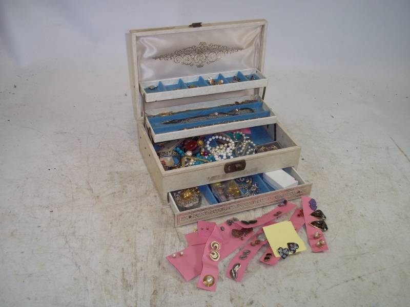 Vintage jewelry and jewelry box