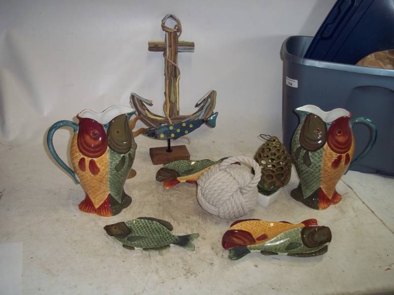 Lake Dcor with tote and lid
