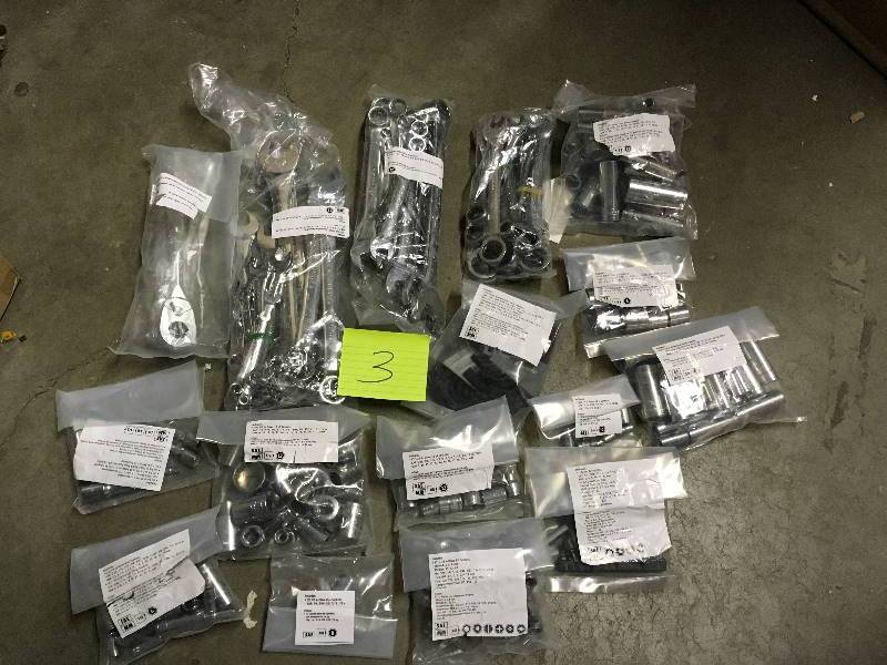 lot 3 image: Husky 349-Piece 14 in, 38 in and 12 in. Drive Mechanics Tool Set open box never used