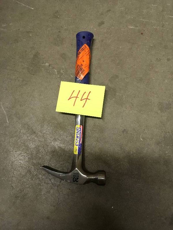 lot 44 image: EstWing 20 oz. Straight Claw Hammer