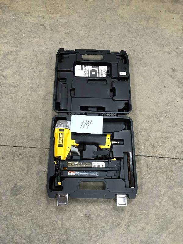 lot 114 image: DeWalt 18 Gauge Pneumatic 2 in. Brad Nailer Kit