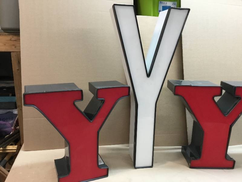 lot 16 image: Four Letter Ys - Three Red and One White