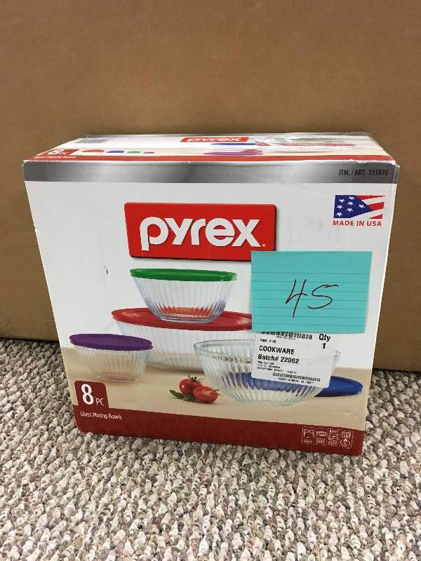 Pyrex 8 Piece Glass Mixing Bowls. Ribbed. Freezer, Oven , Dishwasher Safe (Missing 1 Cover) Open Box not used