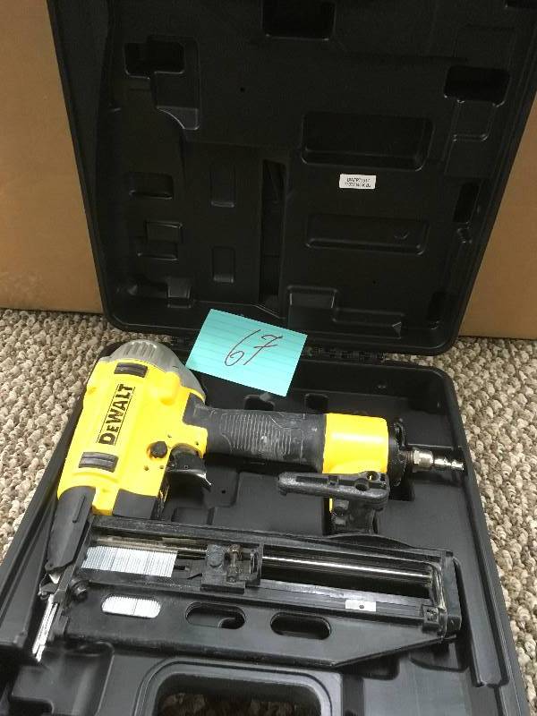 USED - DeWalt Pneumatic 16 Gauge 2-12 in. Nailer