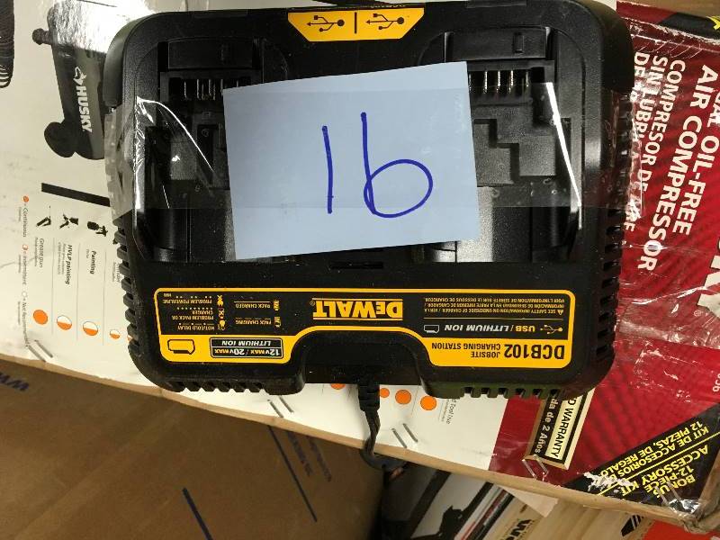 DeWalt 12 Volt to 20 Volt MAX Lithium-Ion Dual Port Jobsite Fast Charging Station with 2 USB Ports