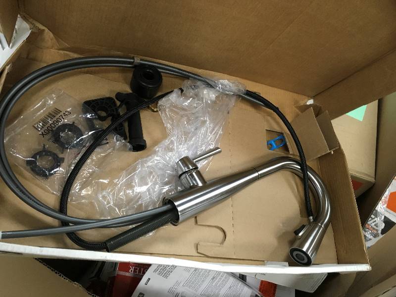 Delta 9913-DST Essa Pull-Down BarPrep Faucet with Magnetic Docking Spray Head