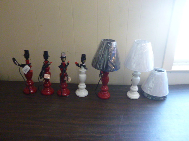 lot 26 image: 6 Lamps