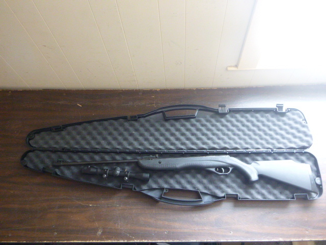 lot 116 image: Crossman Phantom Pellet Gun