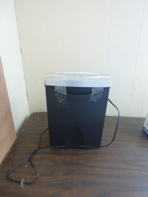 lot 118 image: Paper Shredder