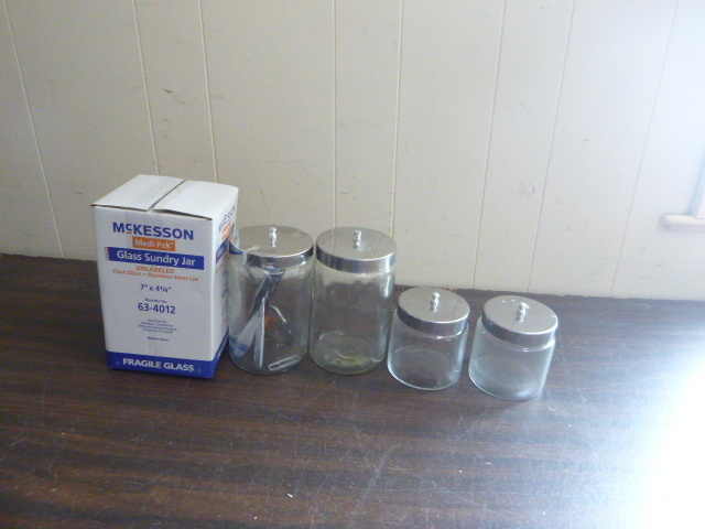 lot 119 image: Medical Sundry Jars