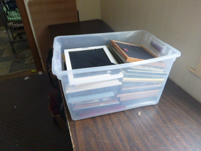 lot 122 image: Bin of Picture Frames