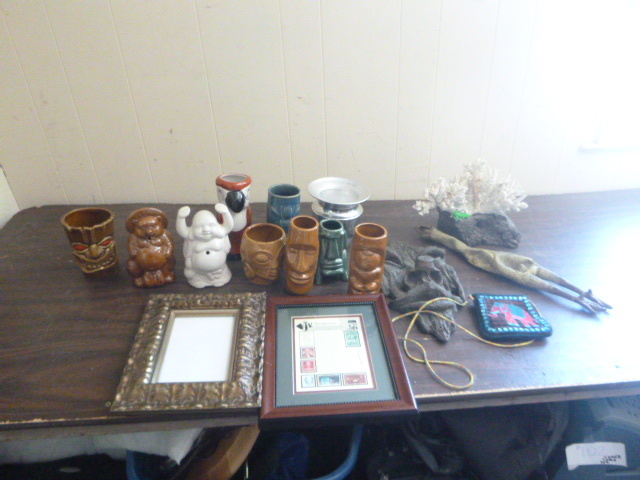 lot 127 image: Miscellaneous Dcor