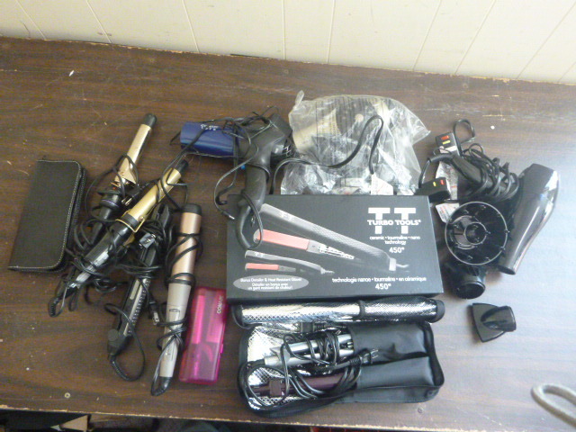 lot 139 image: Hair Styling and Accessories