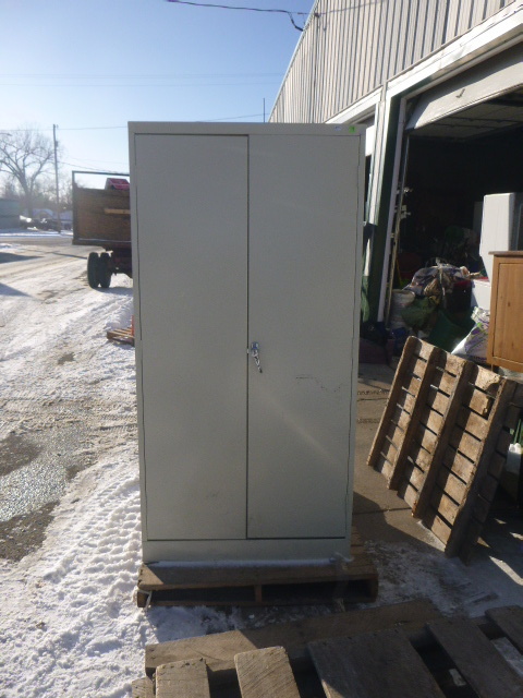 lot 149 image: Metal Cabinet